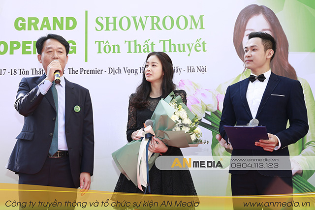 dịch vụ tổ chức sự kiện khai trương cửa hàng tại Hà Nội với diễn viên Kim Tee Hee