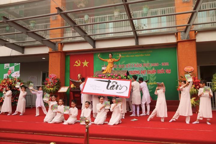 Lễ đón bằng đạt chuẩn quốc gia – Trường tiểu học Nguyễn Tuân