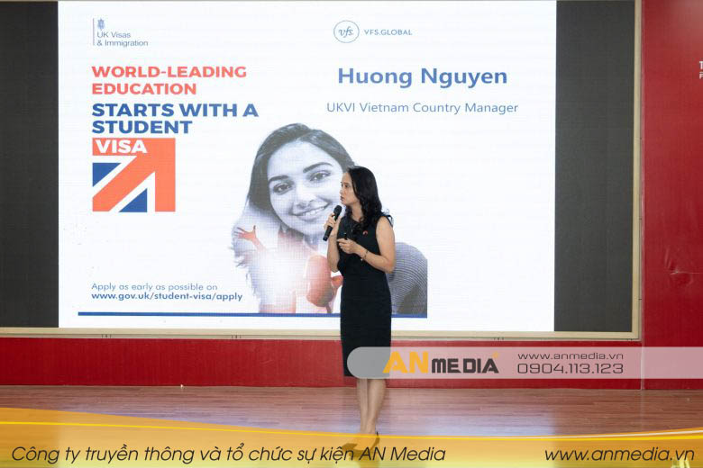 Chị Hằng Nguyễn- UKVI Vietnam Country Manager chia sẻ tại Workshop