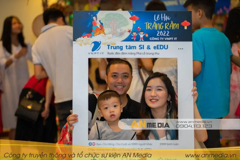 Bố mẹ cùng các con lưu giữ lại nhiều kỷ niệm tại sự kiện