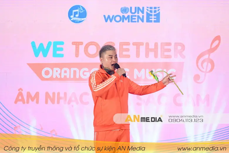 Ca sĩ Vũ Duy Khánh