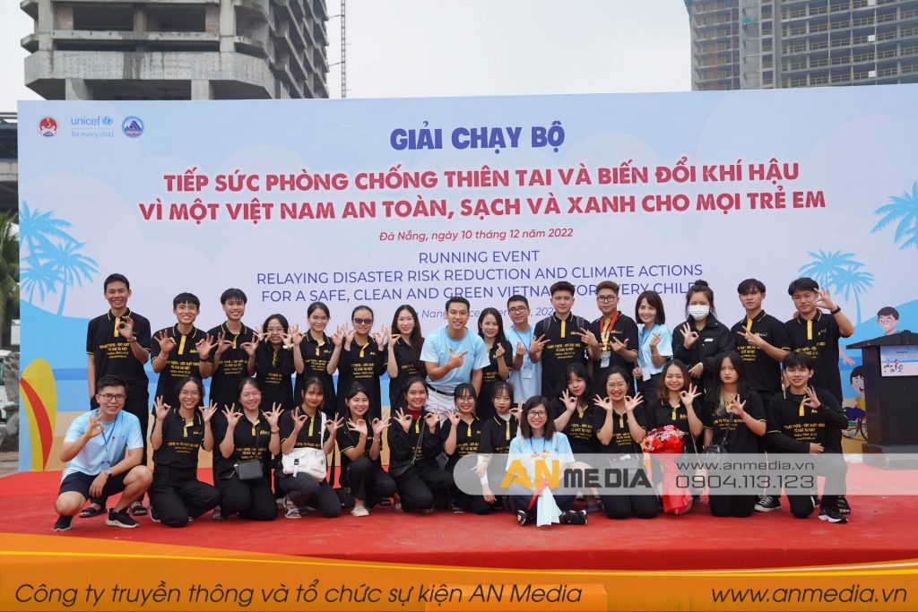 Đội ngũ nhân sự AN Media chuyên nghiệp, chu đáo và sắn sàng hỗ trợ mọi lúc, mọi nơi