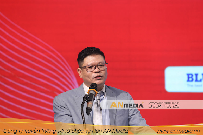 Ông Vũ Văn Hải - Chủ tịch Hội doanh nghiệp kinh doanh bếp và gia dụng Việt Nam phát biểu tại dạ tiệc