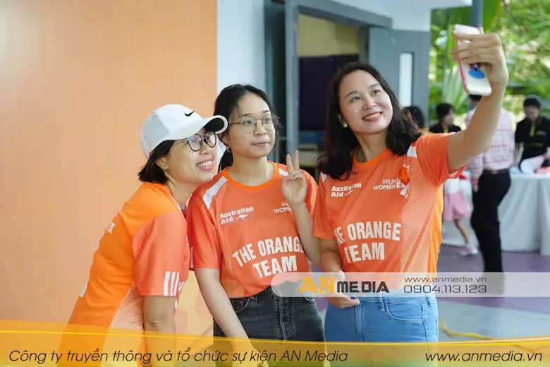 Các thành viên Liên Hợp Quốc check-in tại sự kiện