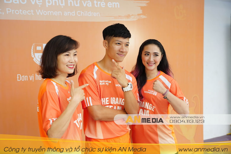  AN Media phối hợp tổ chức chương trình cùng Đỗ Thị Ngọc Châm- Cựu quả bóng vàng nữ Việt Nam (bên trái), Vlogger Đại Cán (ở giữa)