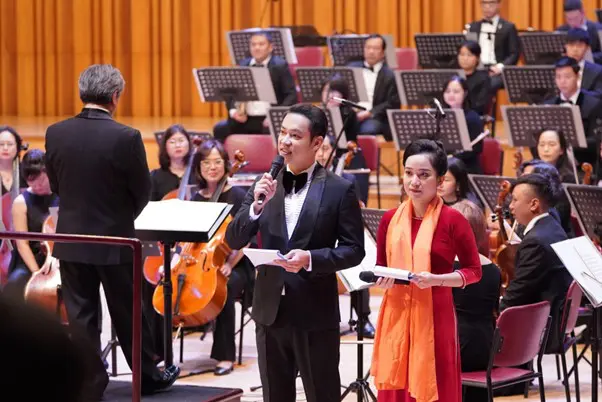 Duy Khoa trong vai trò là MC chuyên nghiệp tại sự kiện do AN Media tổ chức