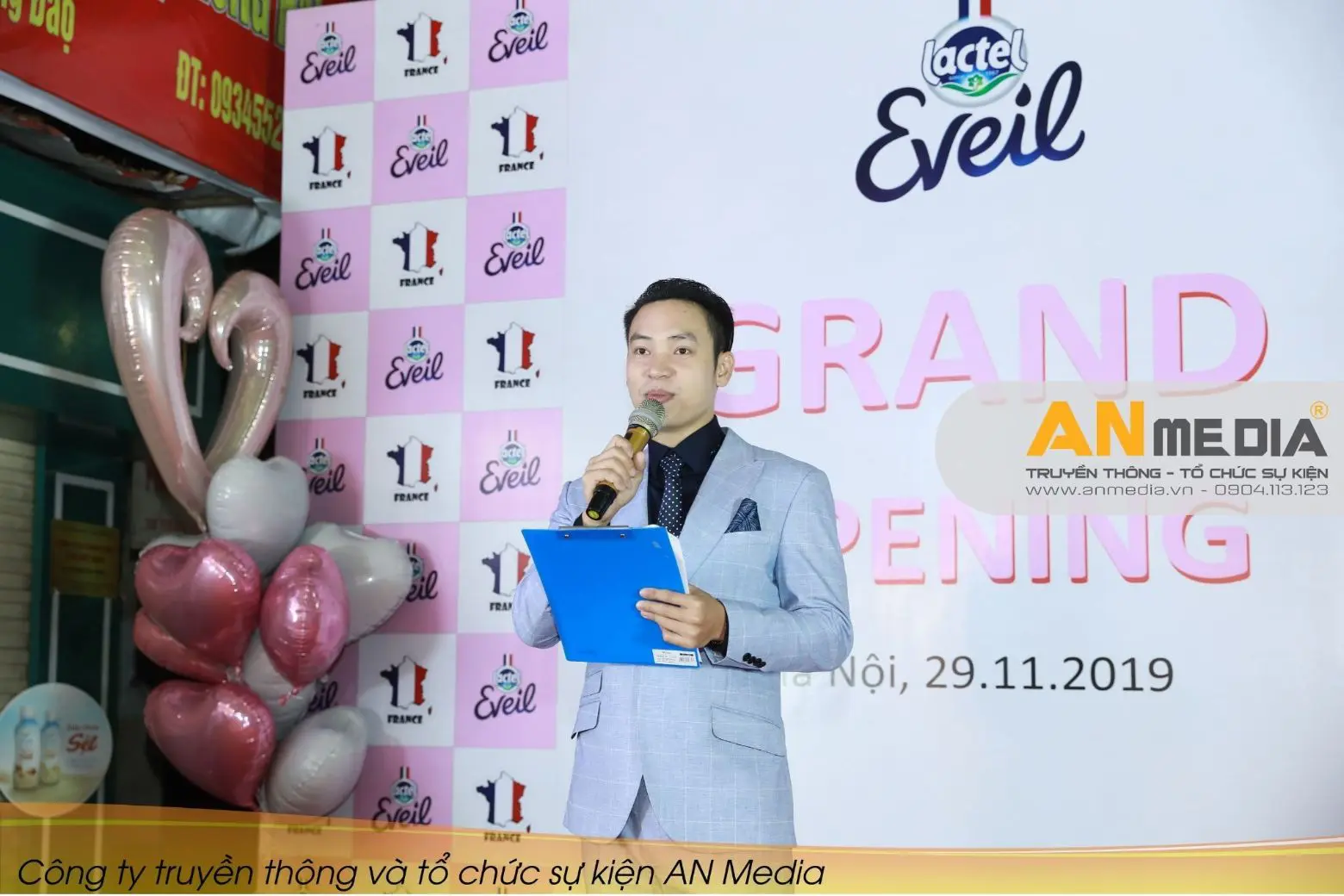 hội nghị ra mắt sản phẩm mới