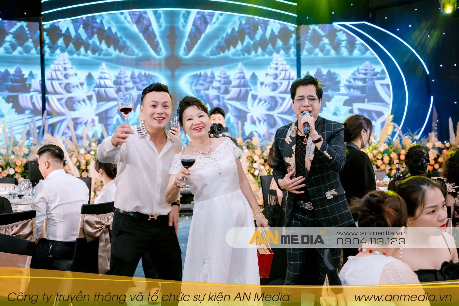 Bữa tiệc sinh nhật hoành tráng với dàn khách mời có sức hút lớn