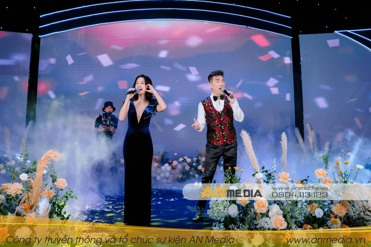 Màn song ca tuyệt vời giữa ca sĩ Đàm Vĩnh Hưng và ca sĩ Thu hằng