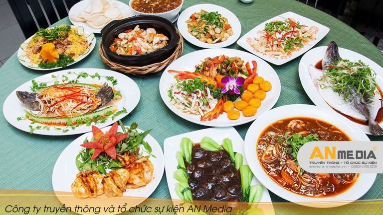 Tham khảo 20+ menu tiệc tất niên công ty 2025 hấp dẫn nhất