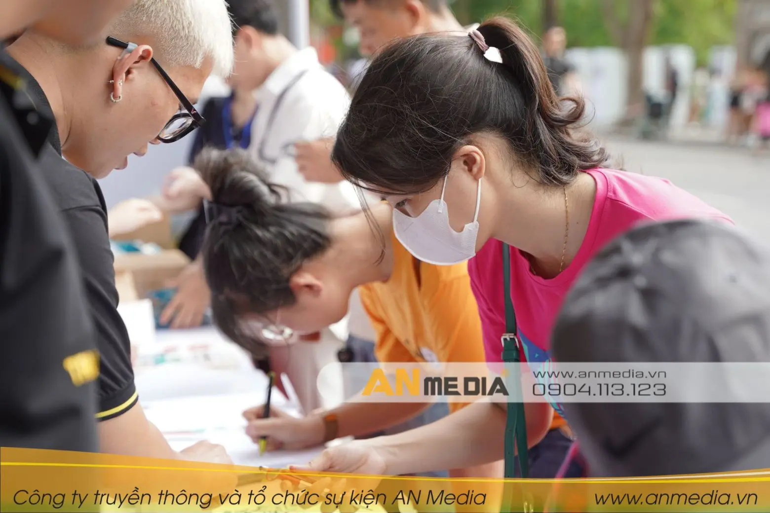 Thủ tục đăng ký tổ chức hội chợ triển lãm gian hàng thương mại
