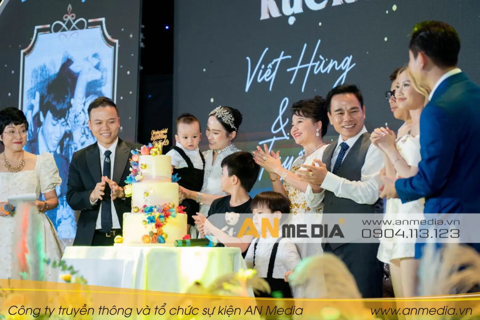 tiệc sinh nhật hoành tráng