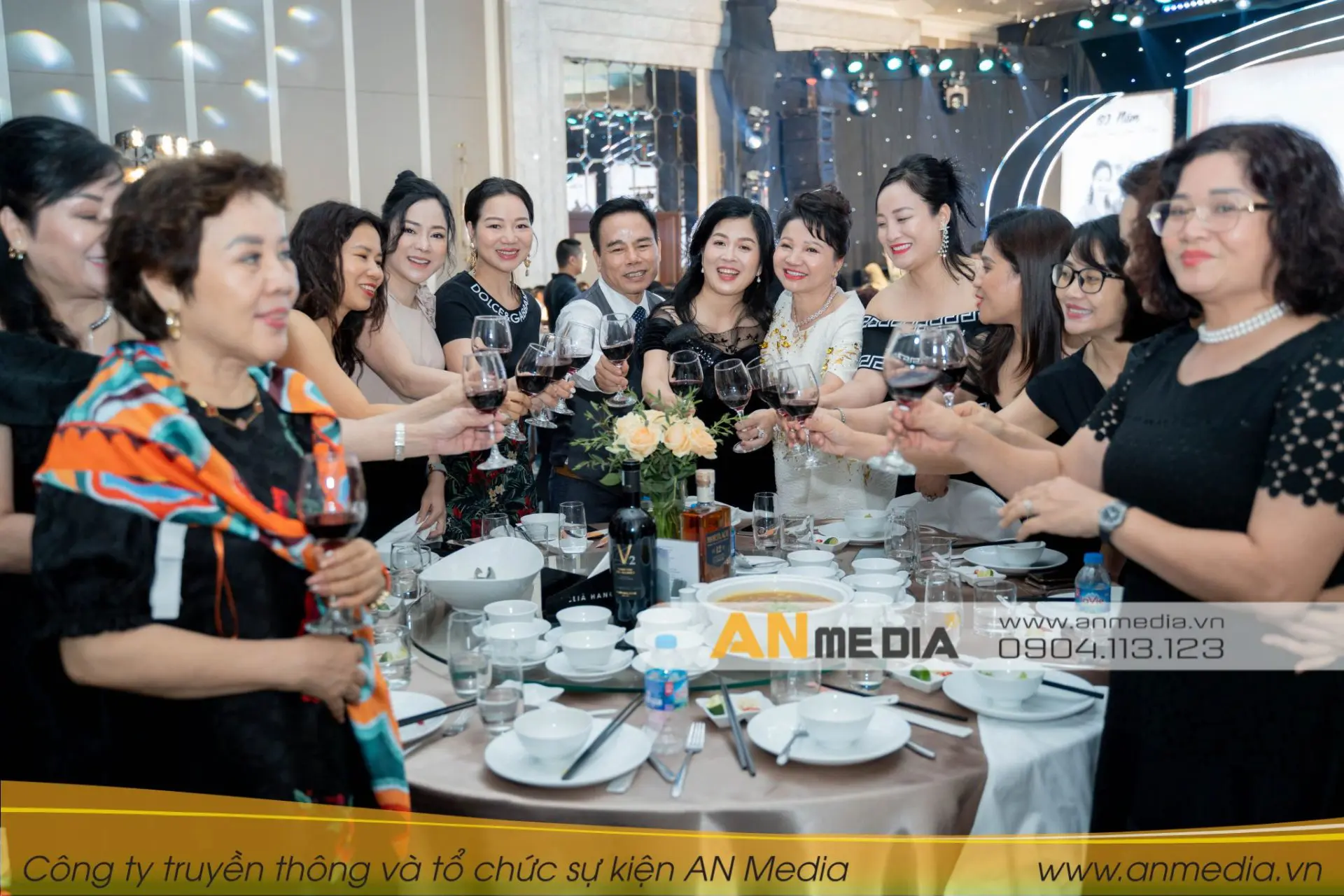 lễ kỷ niệm 25 năm ngày cưới