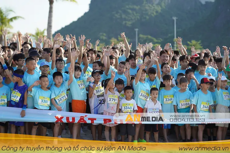 Dành cho VĐV từ 6-18 tuổi cự ly 3km chạy trên cát