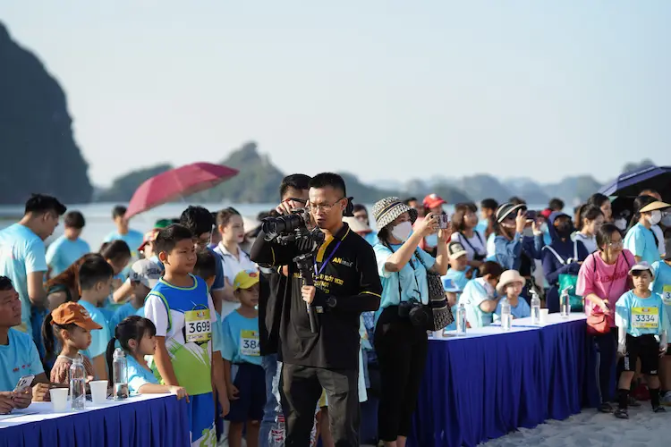 Đội ngũ quya phim của AN Media đang tác nghiệp