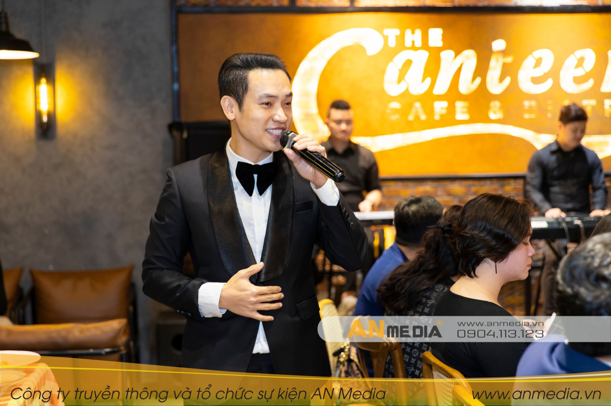Khai trương The Canteen Cafe & Bistro