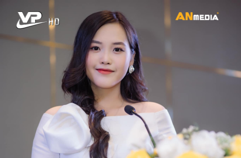 Chân dung nữ MC song ngữ IELTS 7.5 của Đài Truyền hình Vĩnh Phúc