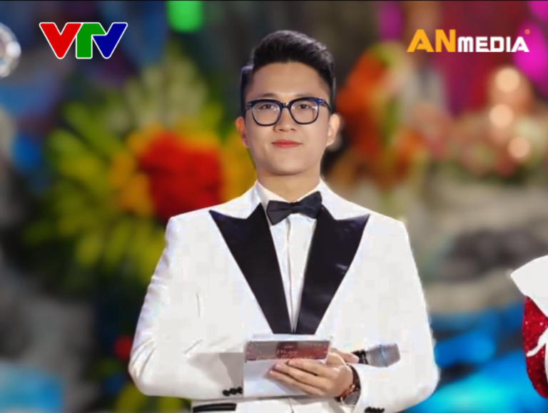 MC Trần Xuân Đức điển trai, lịch lãm của Đài Truyền hình VTV