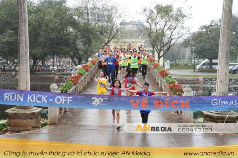 Giải chạy “Run kick-off – Chào mừng kỷ niệm 20 năm thành lập Gimasys”