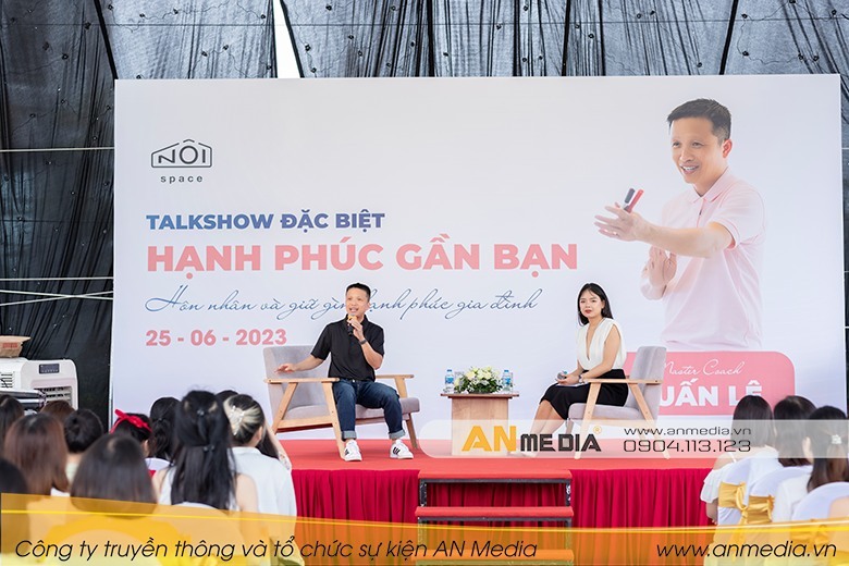 Ghế đơn cho khách mời và MC tại talkshow