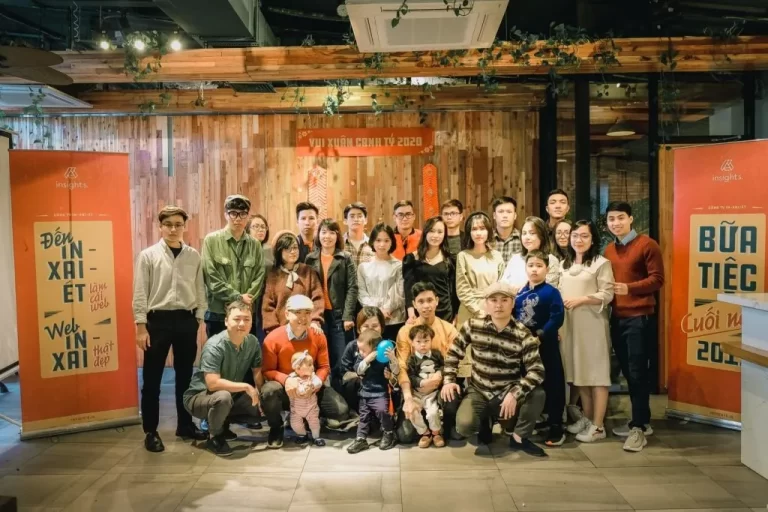 Hướng dẫn tổ chức tiệc tất niên công ty vui vẻ đoàn kết