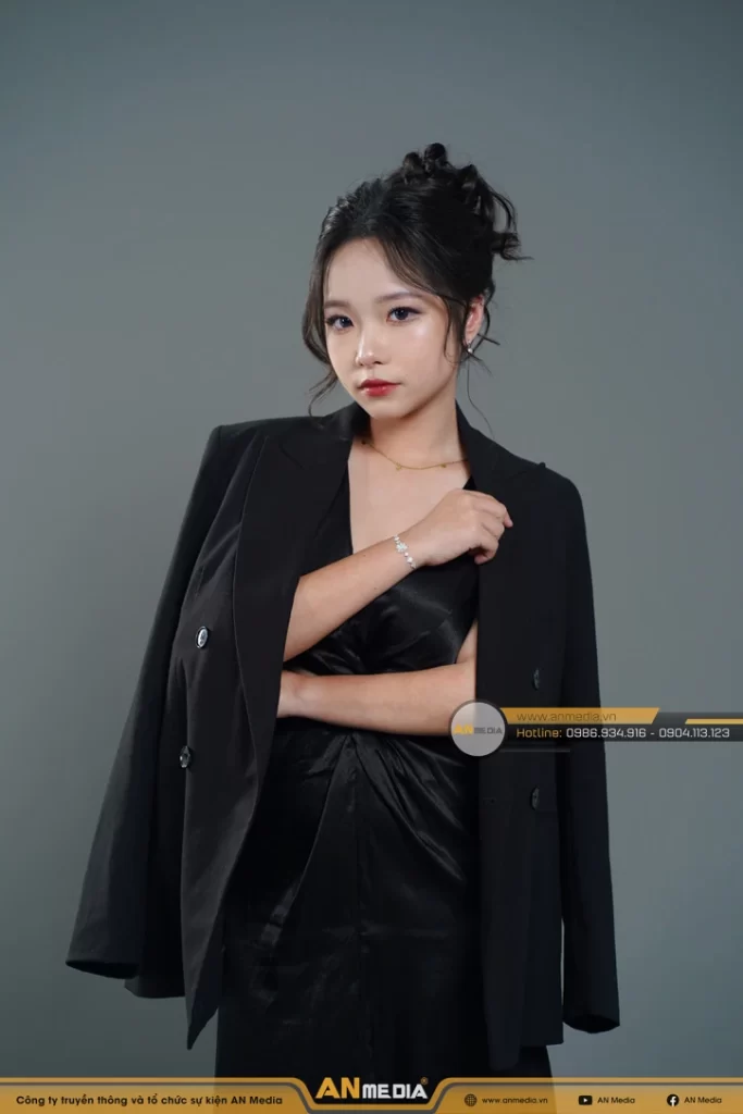 Chân dung nữ MC Ngọc Hoa xinh đẹp và tài năng
