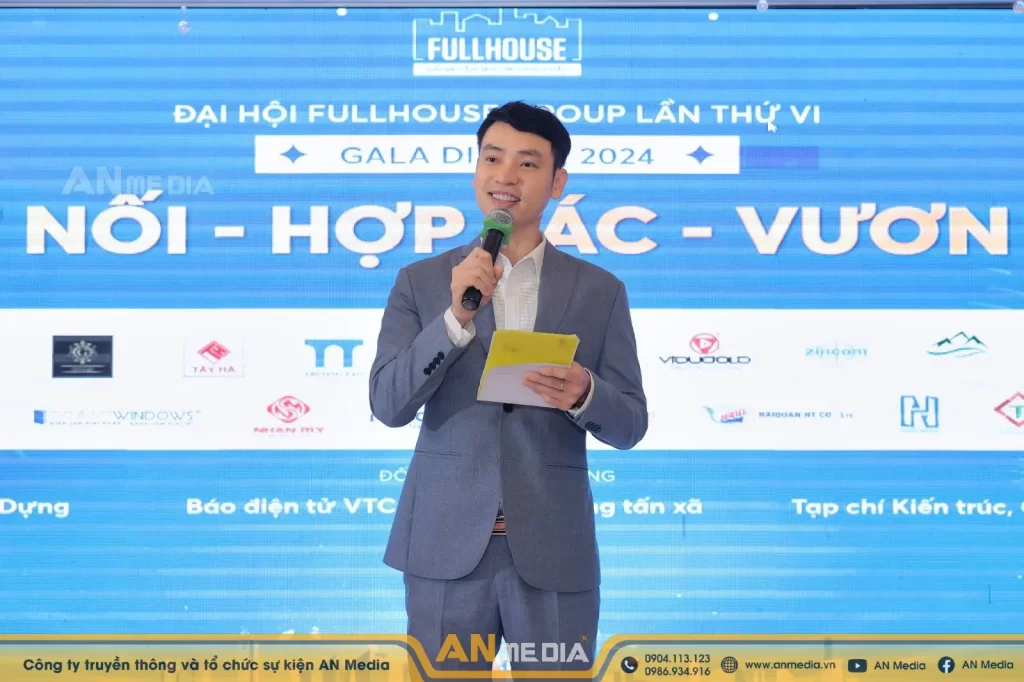 MC Duy Khoa đảm nhận vị trí dẫn dắt cho sự kiện