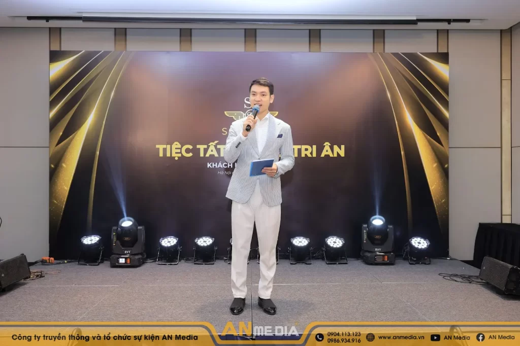 MC, ca sĩ, diễn viên, CEO Duy Khoa đảm nhận vai trò dẫn dắt tại sự kiện