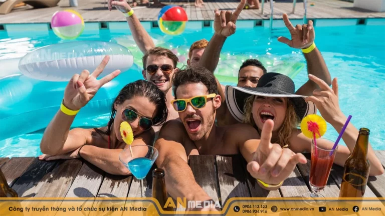 Pool Party là gì? Top 7 yếu tố nhất định phải có mà không phải ai cũng biết!