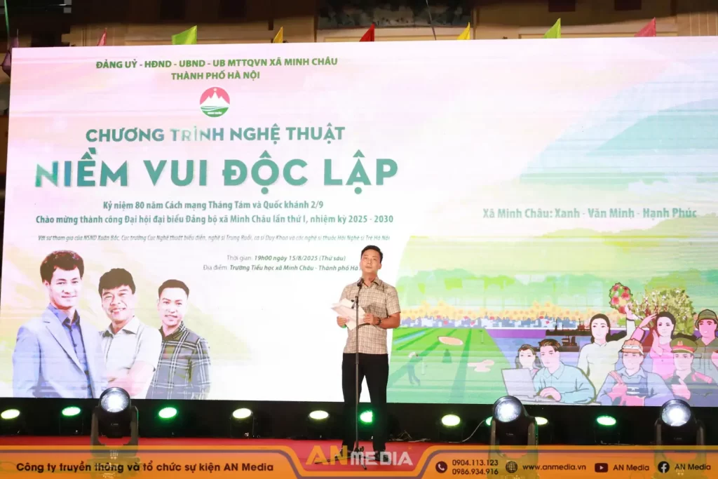 xa-minh-chau-san-khau-hoanh-trang