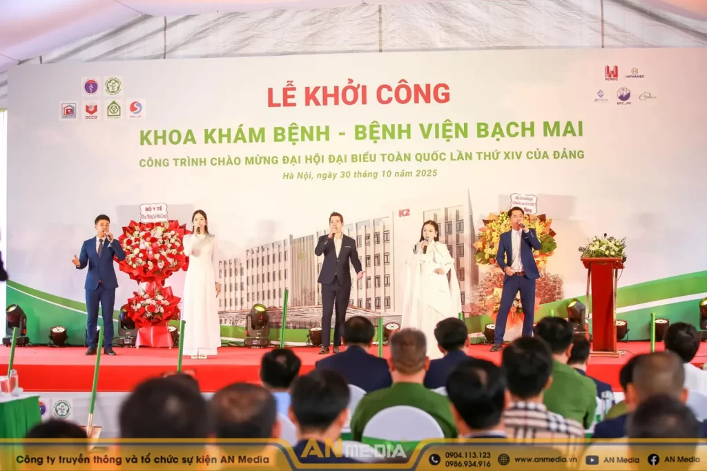 Nhóm nhạc TRE PAPA kết hợp cùng các ca sĩ tạo nên sân khấu bùng nổ giai điệu