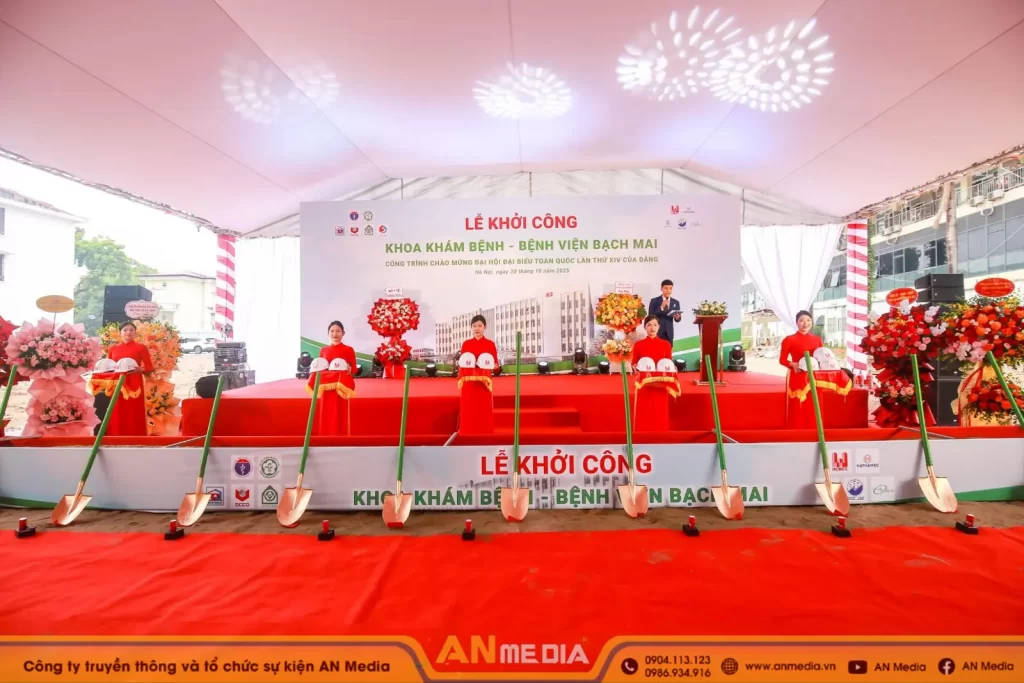 Chuẩn bị chuyên nghiệp cho nghi lễ xúc cát trong Lễ Khởi công Khoa Khám Bệnh - Bệnh viện Bạch Mai
