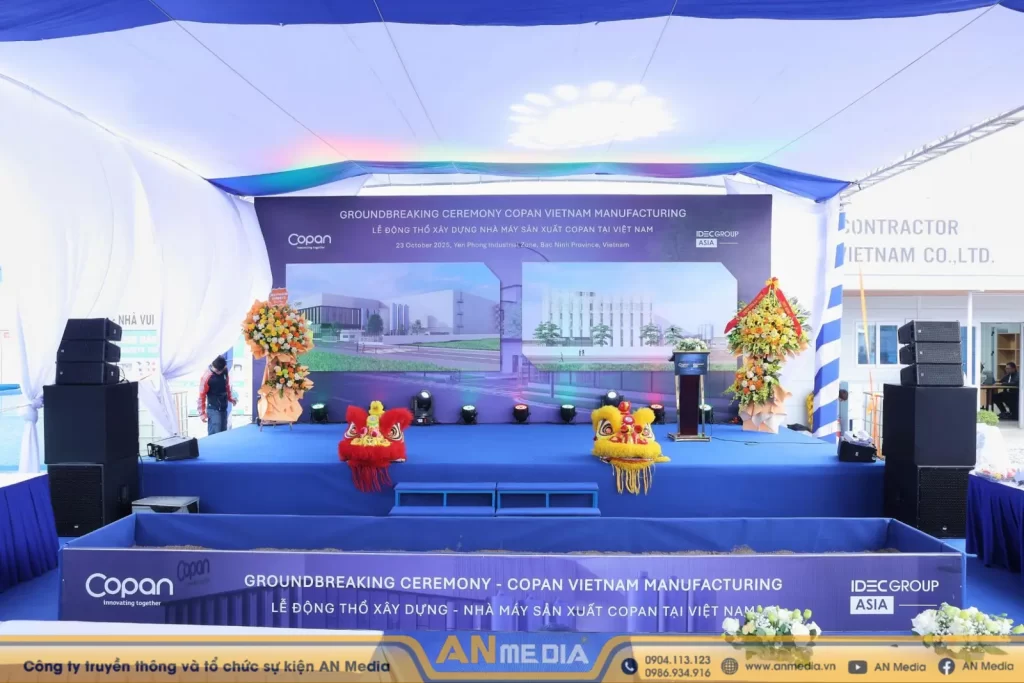 Toàn cảnh khu vực sân khấu Lễ động thổ