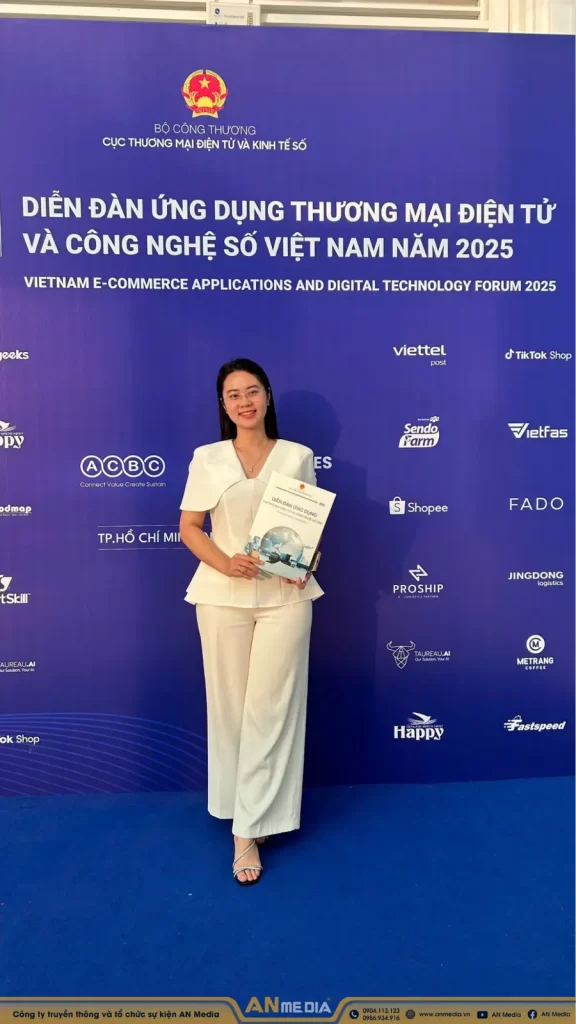 Nguyệt Anh tại diễn đàn ứng dụng công nghệ