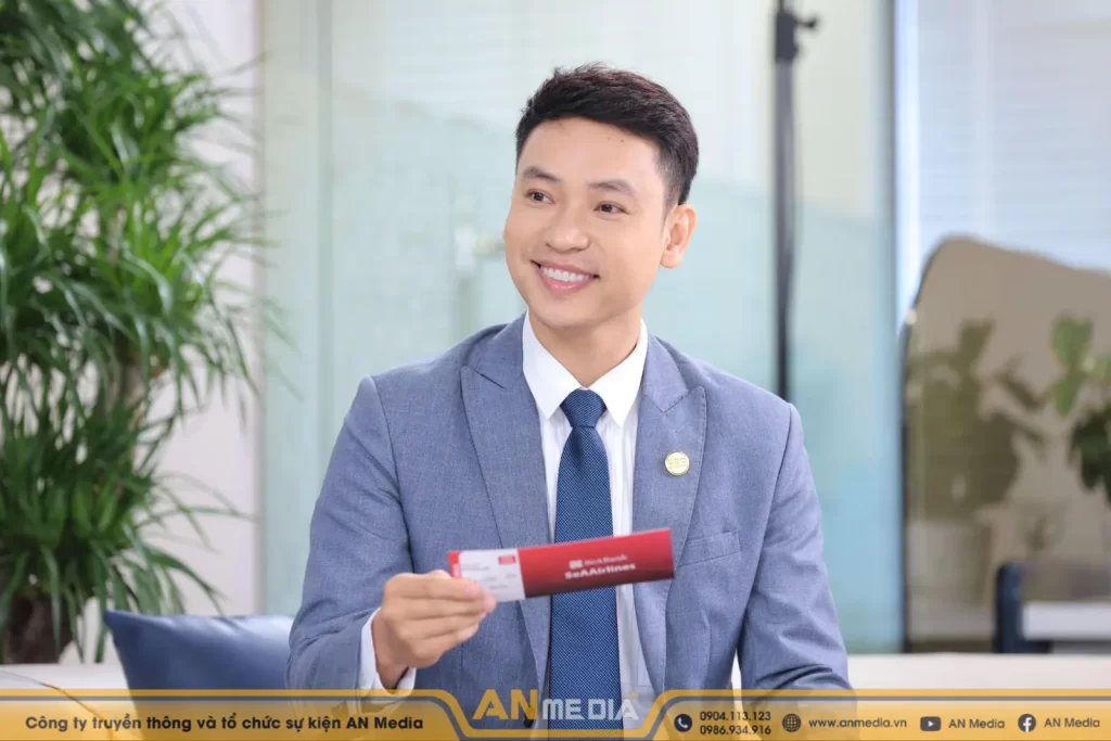 MC, Ca sĩ Duy Khoa - Host xuyên suốt 6 tập talkshow