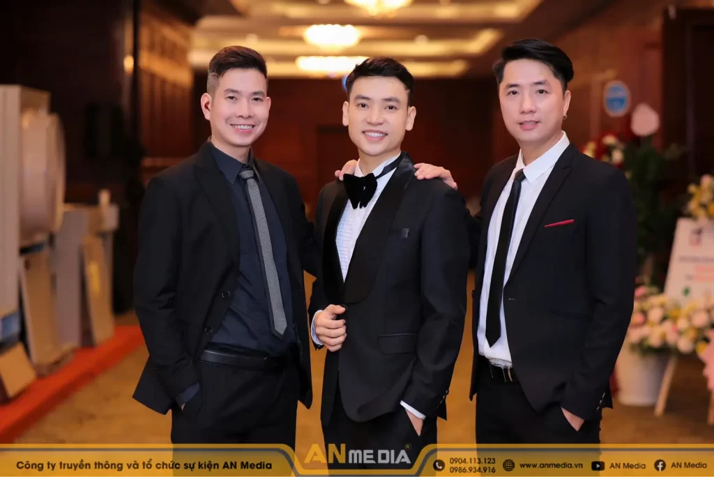 Các thành viên nhóm nhạc TRE PAPA