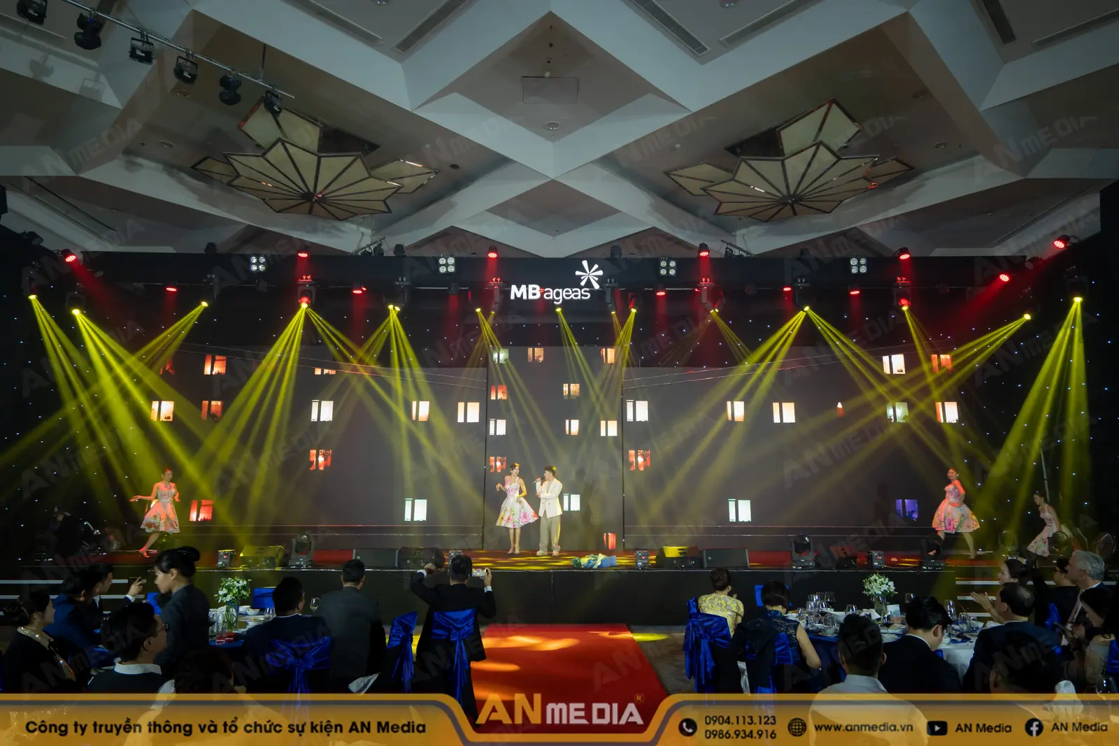 Đèn Chiếu Backdrop – Chi Tiết Nhỏ Quyết Định Ấn Tượng Lớn Của Một Sự Kiện 