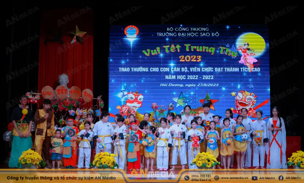 Backdrop Trung thu cho trường học 
