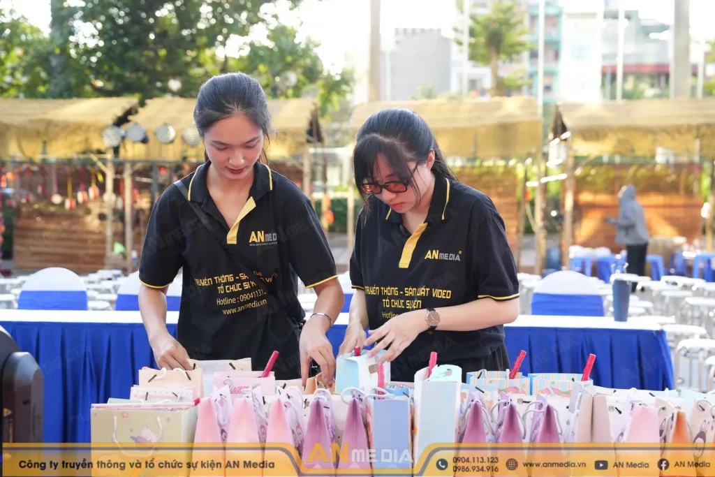 Đội ngũ AN Media chuẩn bị quà trung thu