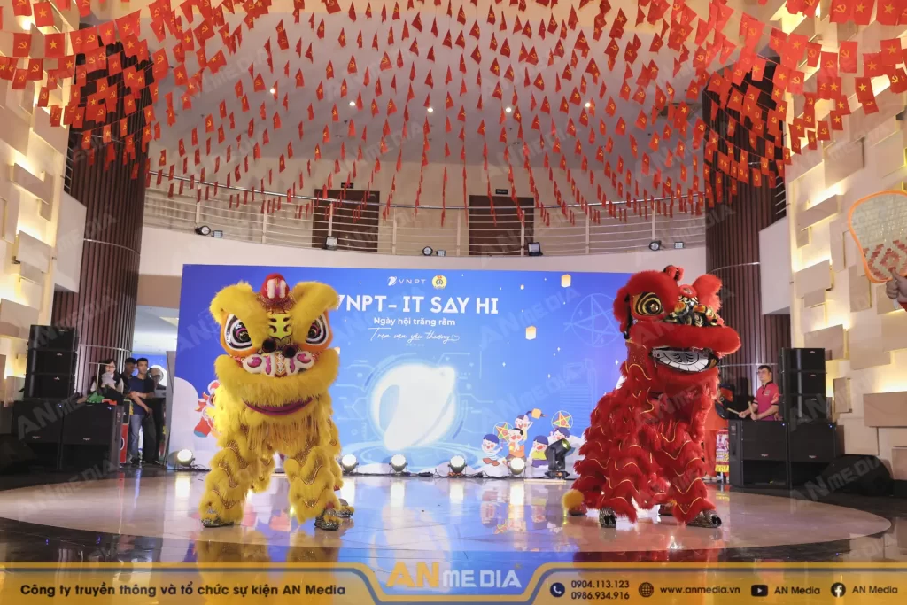 Tiết mục múa lân