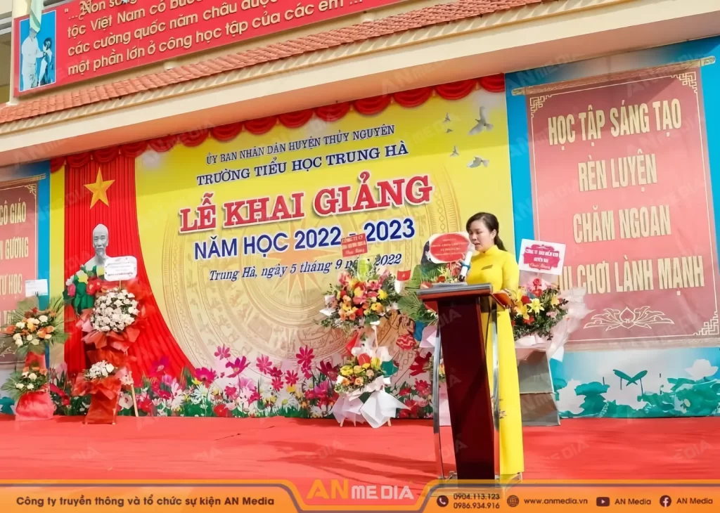 Backdrop khai giảng hiện đại