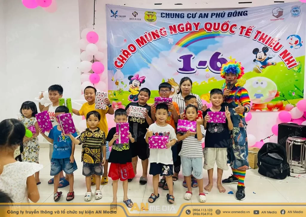 Chú hề đa nhiệm là gì? 