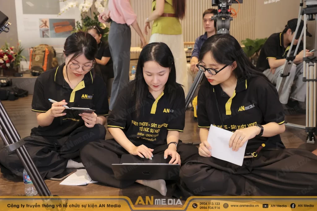 Nhà tổ chức sự kiện