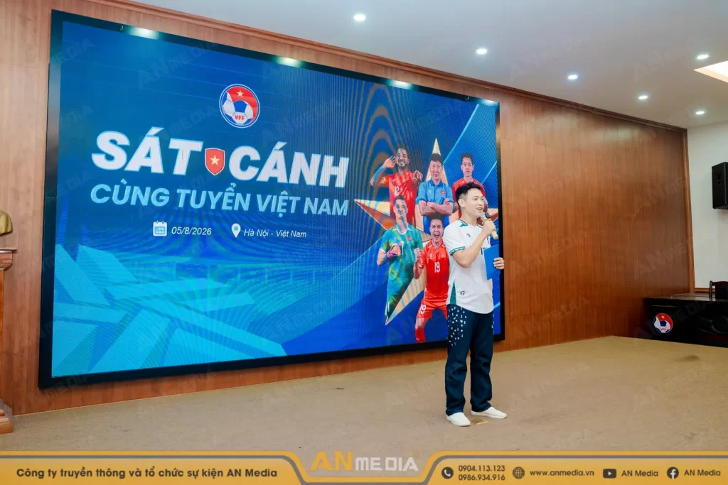MC - Ca sĩ Duy Khoa tại sự kiện
