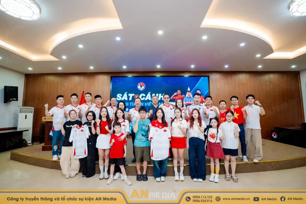 Chương trình "Sát cánh cùng Đội tuyển Việt Nam"