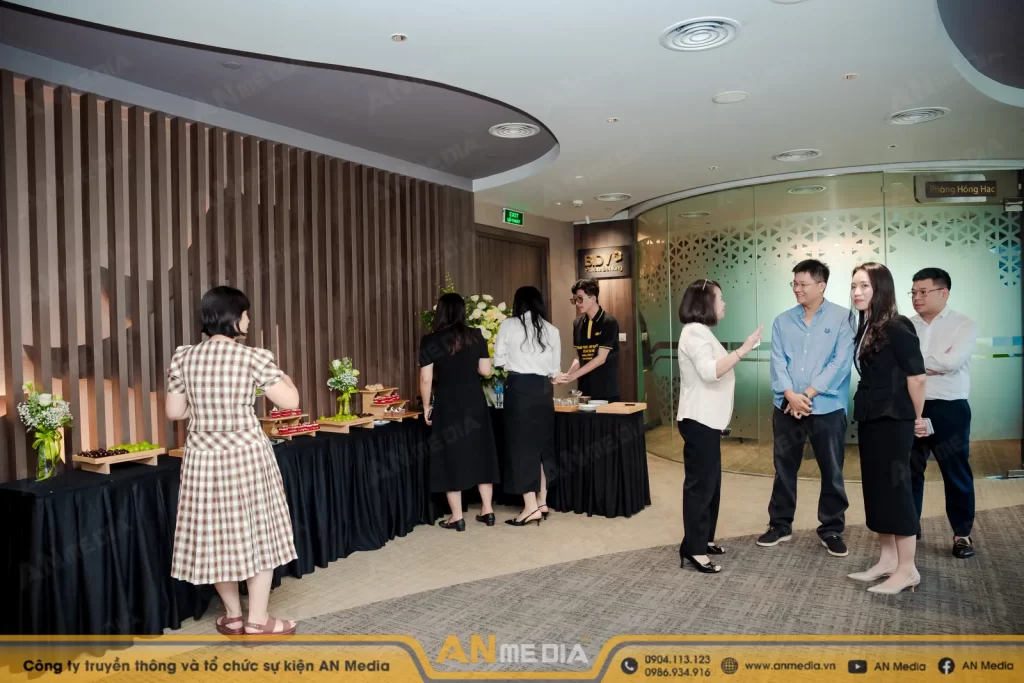 Xác định số lượng khách tham dự tea break trung thu