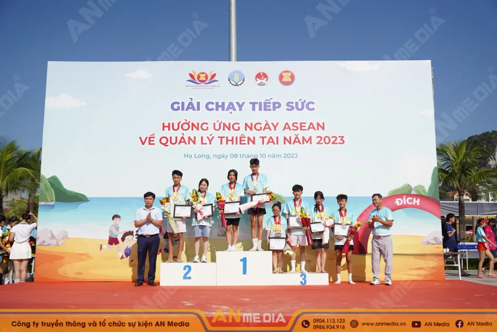 Bục trao giải