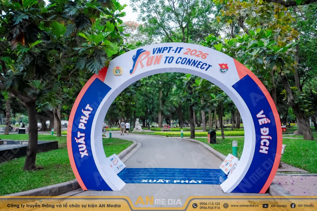 Cổng xuất phát và cổng về đích