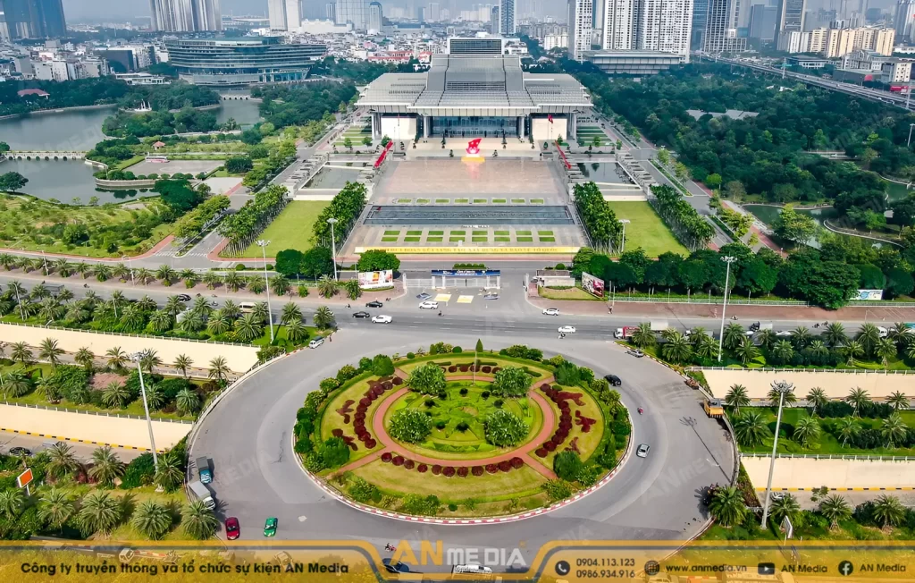 Cổng vào Trung tâm Hội nghị Quốc gia