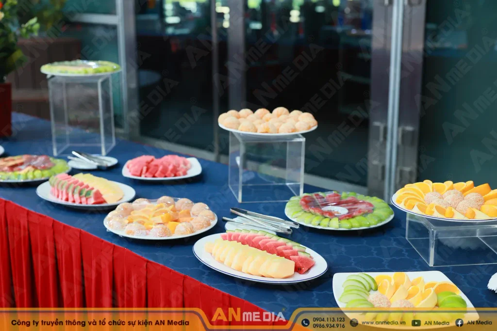 Tiệc quy mô nhỏ tại phòng ban